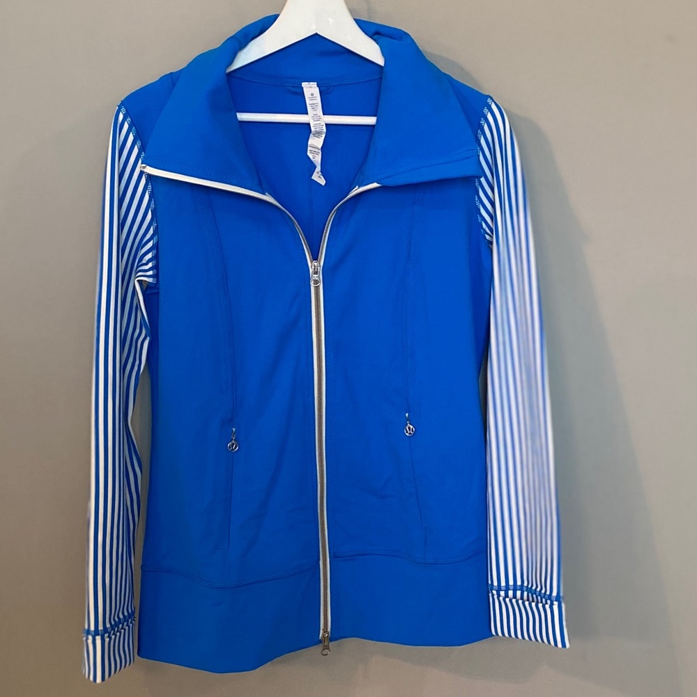 Size 8 Lululemon Blue/ Stripe Daily Yoga Jacket